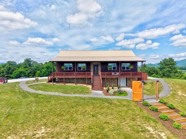 House for sale in Elk Creek, Grayson County