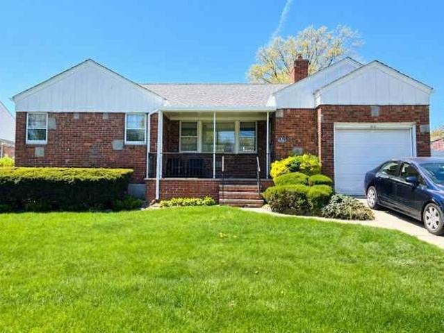 House for sale in Queens, Arverne