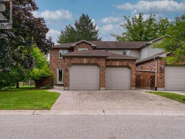 Townhouse for sale in Arva, Ontario