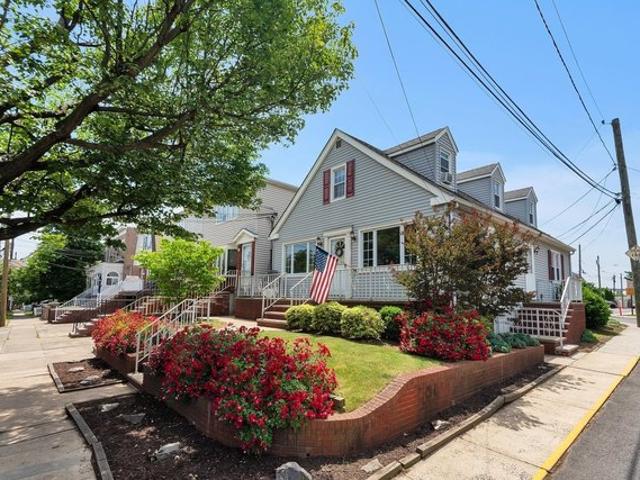 House for sale in Hudson, New Jersey