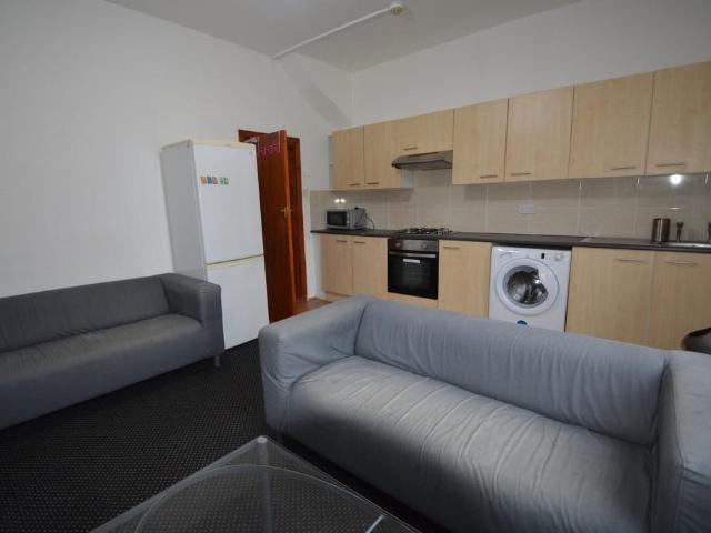 House for rent in Hyde Park, West Yorkshire