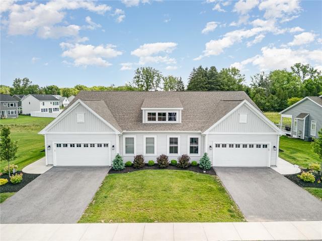 Townhouse for sale in Mendon, New York