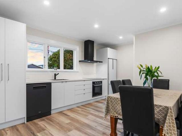 House for sale in Chaslands, Canterbury