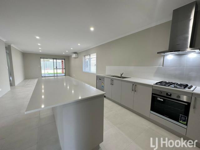 House for rent in Madora Bay