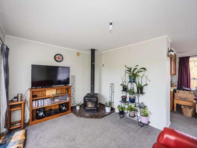 House for sale in Otakou