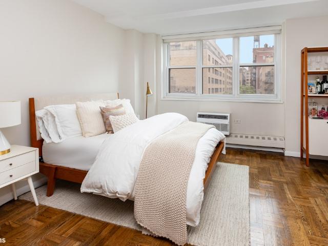 Apartment for sale in Arverne, New York