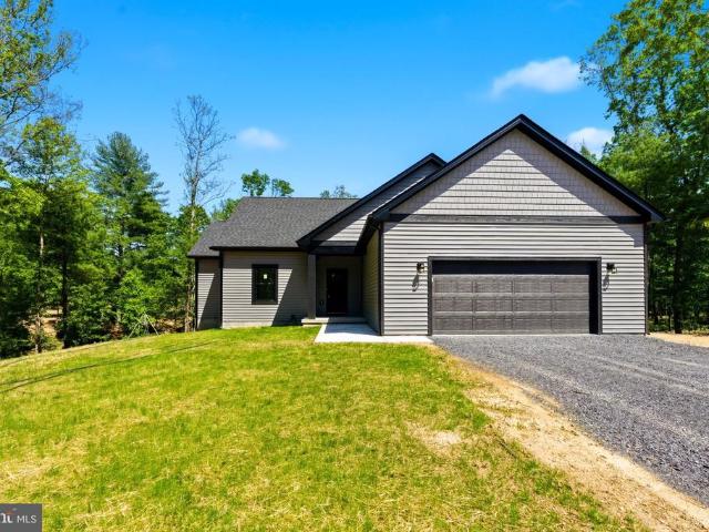 House for sale in Hedgesville, West Virginia