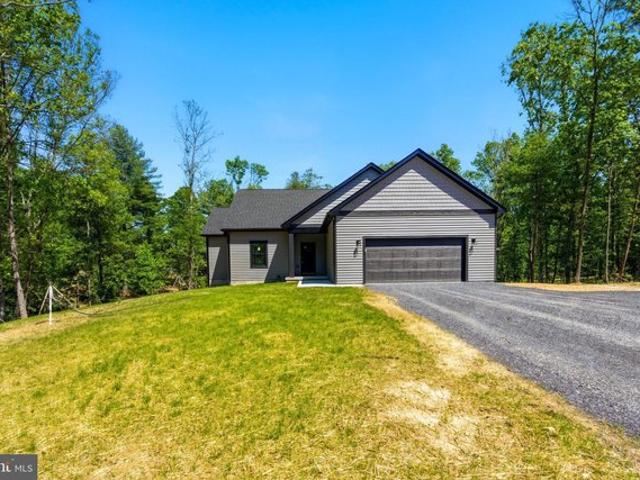 House for sale in Hedgesville, West Virginia