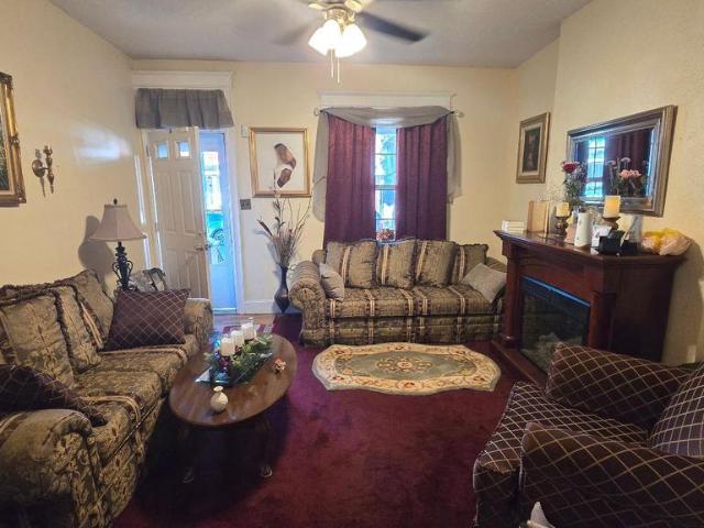Townhouse for sale in Trenton