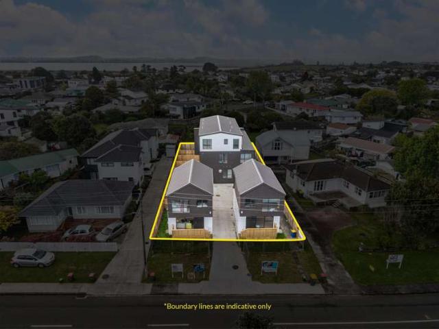 Townhouse for sale in Te Atatū Peninsula, Henderson-Massey