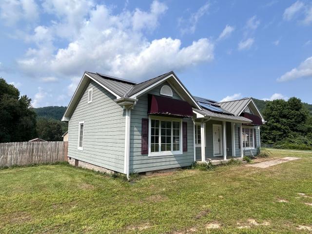 House for sale in Emlyn, Kentucky