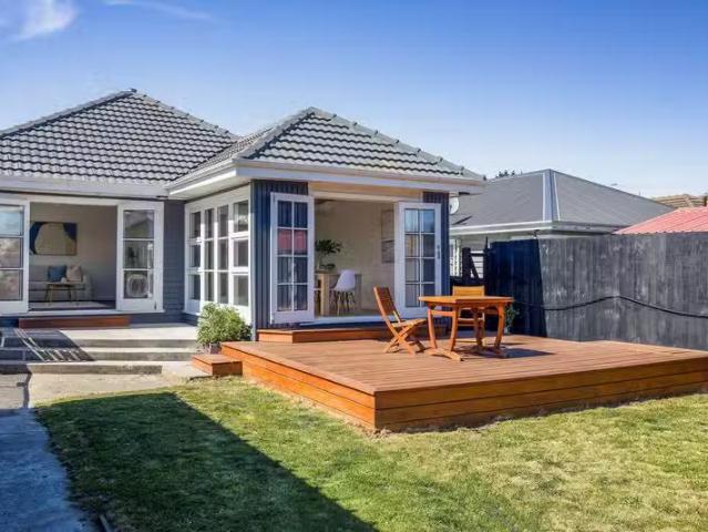 House for sale in Chaslands, Canterbury