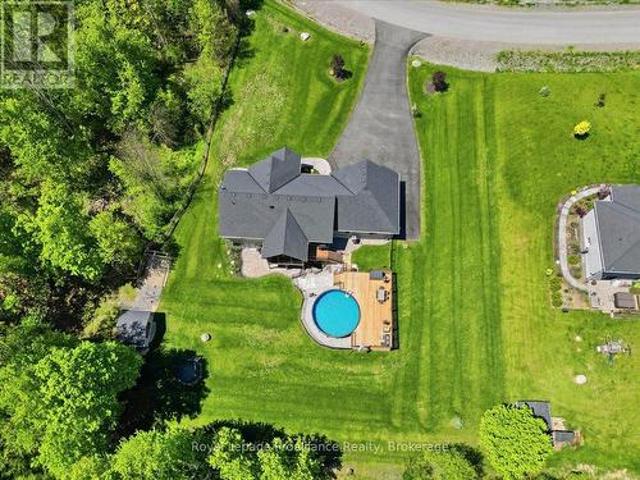 House for sale in Ontario