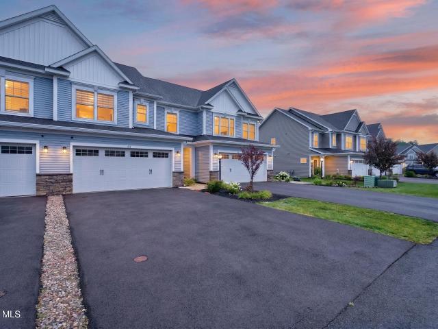 Townhouse for sale in Colonie, New York