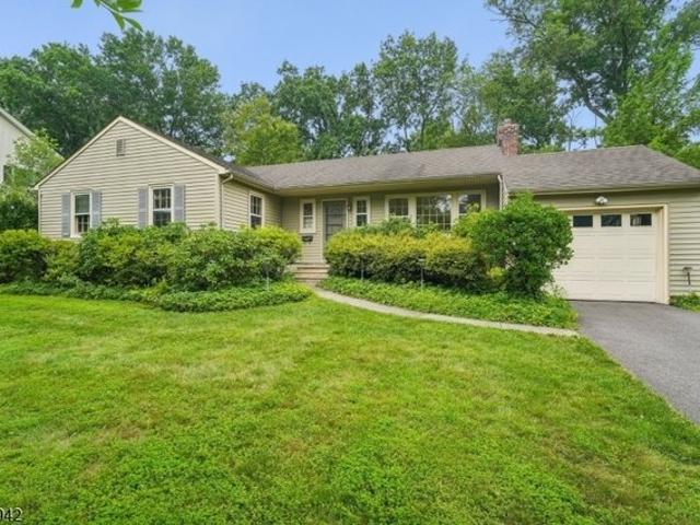 House for sale in New Providence, New Jersey