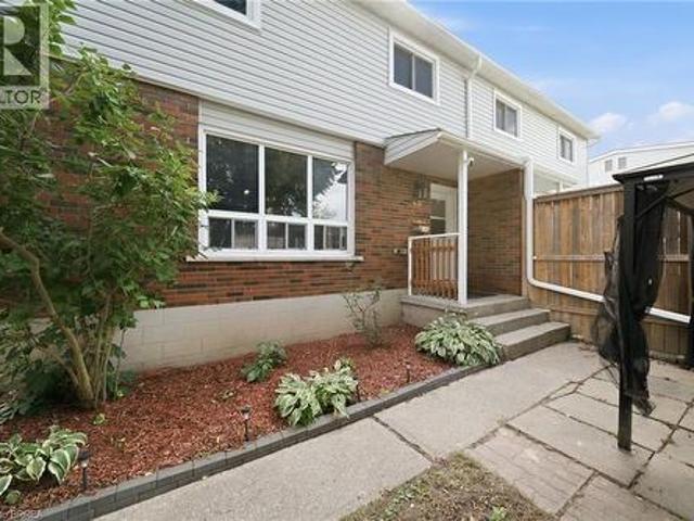 Townhouse for sale in Brant, Ontario