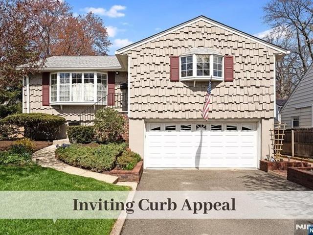 House for sale in Waldwick, New Jersey