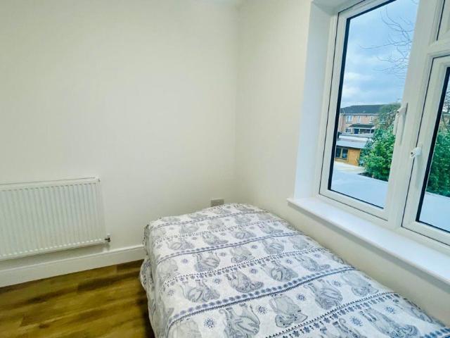Room for rent in Hayes, Greater London