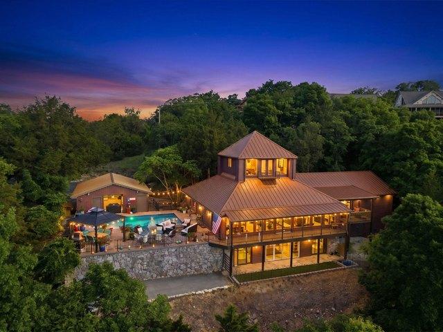 House for sale in Stone, Missouri