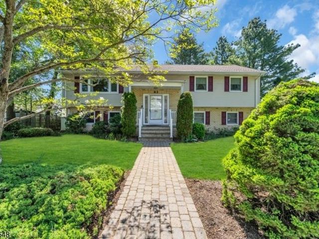 House for sale in Springfield, New Jersey