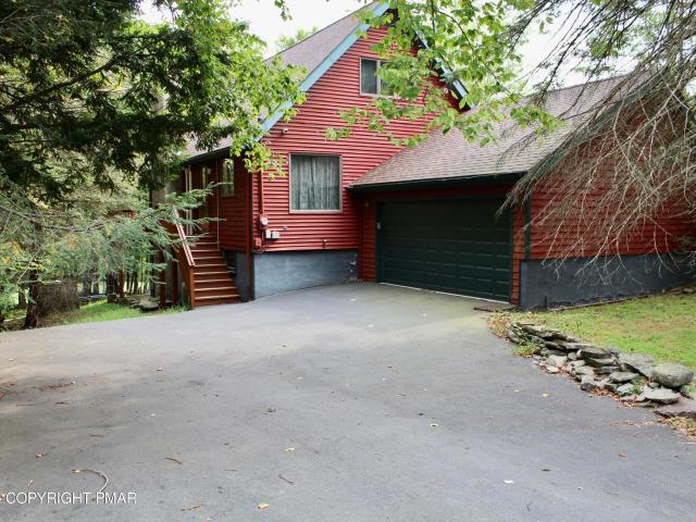 House for sale in Lake Ariel, Pennsylvania