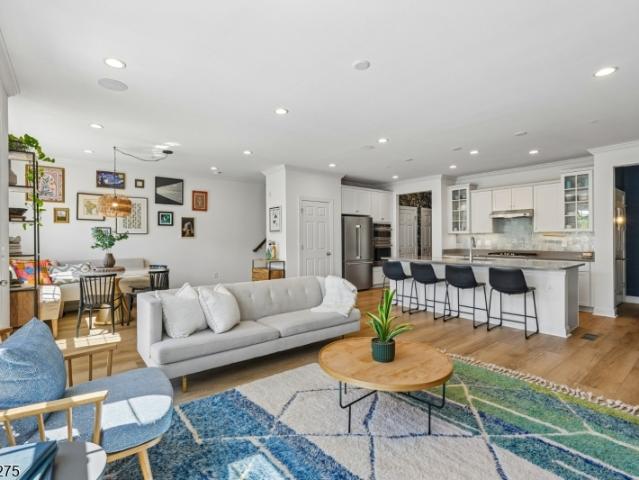 Townhouse for sale in Cedar Grove, New Jersey