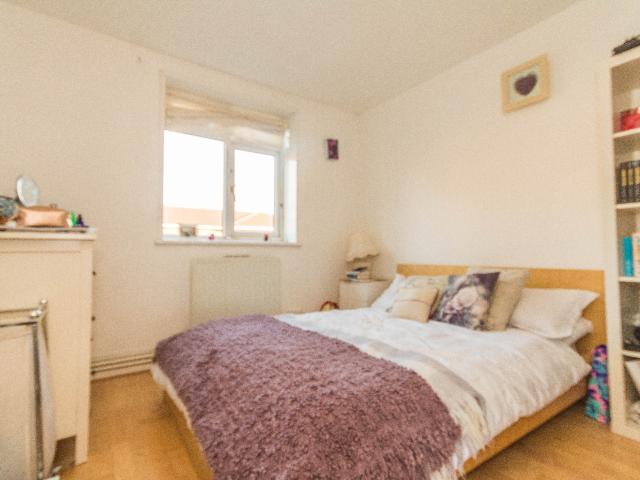 Apartment for rent in Stockwell, Greater London
