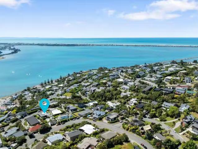 House for sale in Chaslands, Canterbury