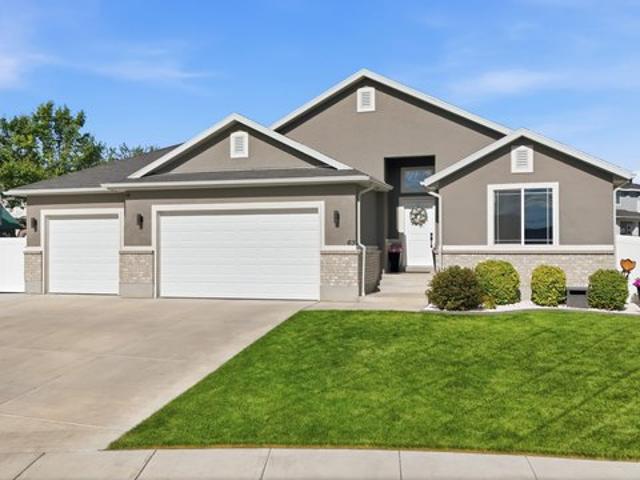 House for sale in Saratoga Springs, Utah