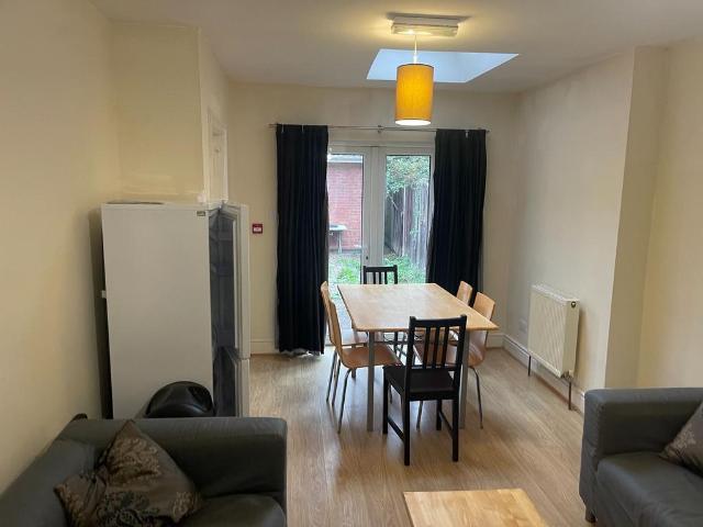 House for rent in Lillington, Green Close
