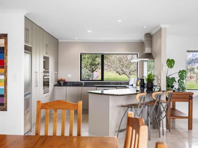 House for sale in Awhitu
