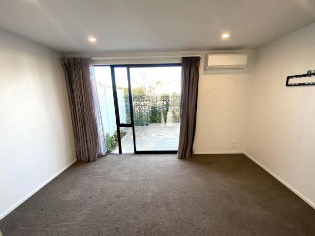 Townhouse for rent in Heathcote, Canterbury