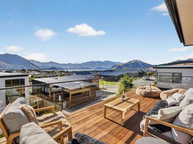 House for sale in Otakou