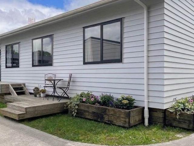 House for rent in Awhitu, Oroua County