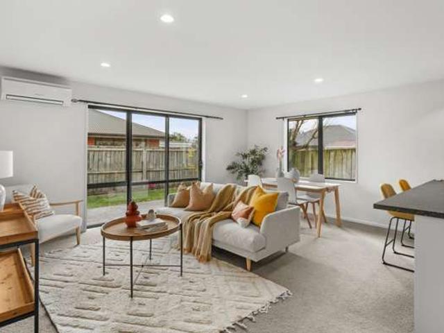 House for sale in Chaslands, Canterbury