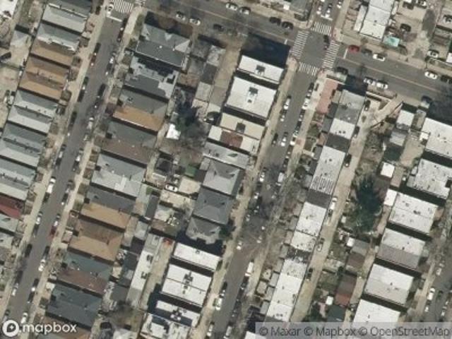 House for sale in Queens, Woodside