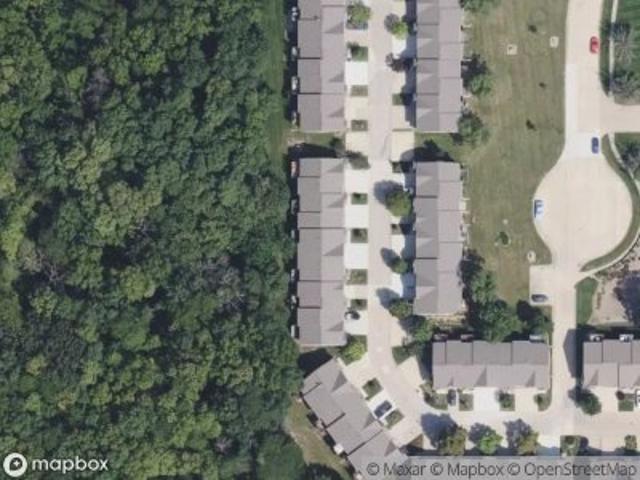Townhouse for sale in Urbandale, Iowa