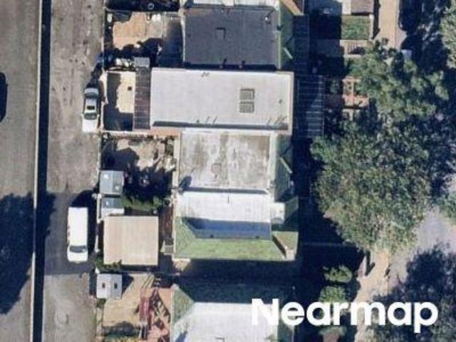 House for sale in Queens, Woodside