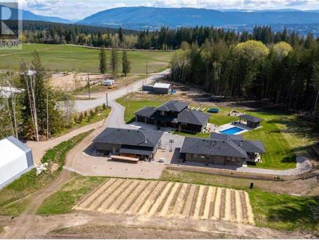 House for sale in Salmon Arm, British Columbia