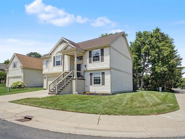 House for sale in Waterford, Michigan