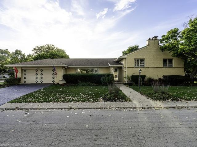 House for sale in Lincolnwood, Illinois