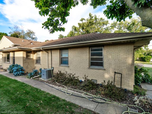 House for sale in Lincolnwood, Illinois