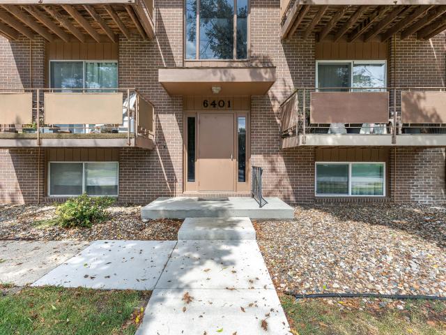 Condo for sale in Urbandale, Polk County