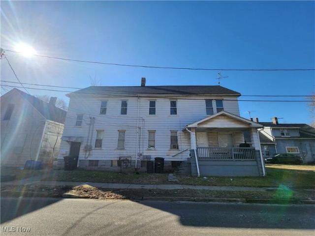 Duplex for sale in Cleveland