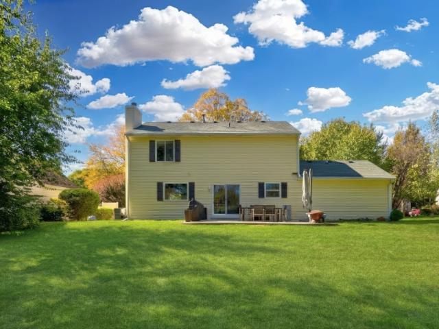 House for sale in Grange Hall, Gurnee