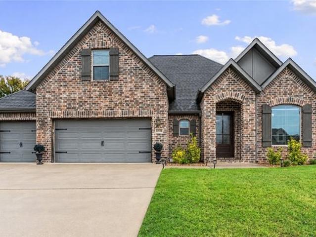 House for sale in Rogers, Benton County
