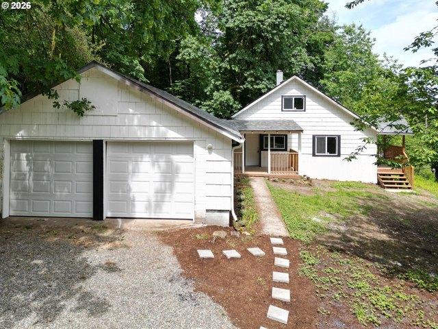 House for sale in Castle Rock, Washington
