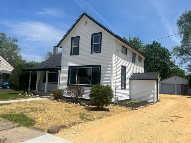 House for sale in Mchenry, Illinois