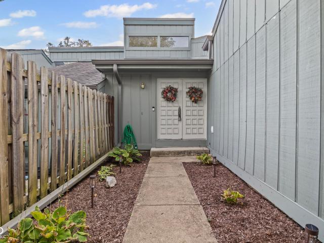 Condo for sale in Avon, Indiana
