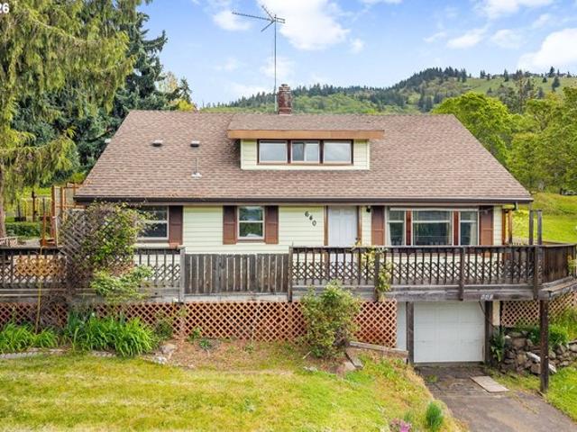 House for sale in White Salmon, Washington
